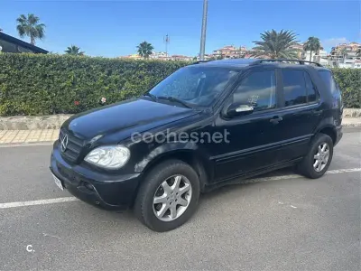 Usado Mercedes ML270 163 CV (119 kW) 2002 Negro SUV
