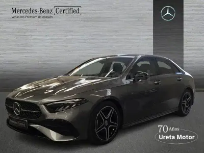 Usado Mercedes A200 150 CV (110 kW) 2025 Gris / plata Berlina