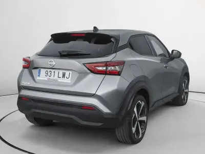Usado Nissan Juke Tekna 114 CV (83 kW) 2022 Gris / plata SUV