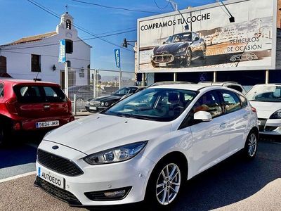 Usado Ford Focus Trend 120 CV (88 kW) 2017 Blanco Berlina