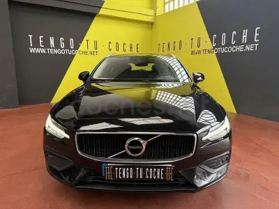Usado Volvo V60 Momentum 197 CV (144 kW) 2021 Azul Familiar