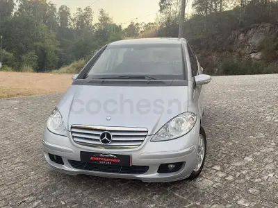 Usado Mercedes A180 Elegance 109 CV (80 kW) 2006 Gris / plata Monovolumen