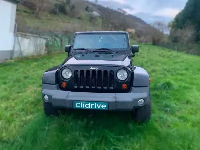 Usado Jeep Wrangler Sahara 200 CV (147 kW) 2010 Negro SUV