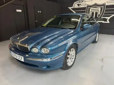 Usado Jaguar X-type 196 CV (144 kW) 2002 Azul Berlina
