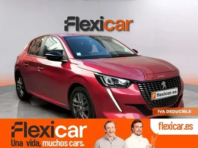 Usado Peugeot 208 Allure 101 CV (74 kW) 2022 Rojo Utilitario