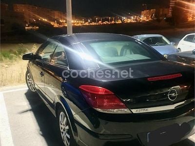 Usado Opel Astra Cabriolet Cosmo 150 CV (110 kW) 2008 Negro Descapotable