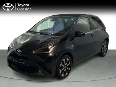 Usado Toyota Aygo X-wave 72 CV (52 kW) 2020 Negro Utilitario