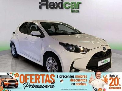Usado Toyota Yaris Hybrid Business Edition 116 CV (85 kW) 2022 Blanco Utilitario