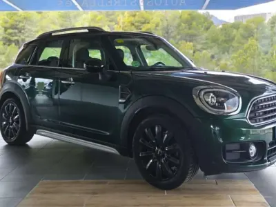 Usado Mini Cooper D Countryman 150 CV (110 kW) 2018 Verde SUV