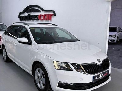 Usado Skoda Octavia Ambition 115 CV (84 kW) 2019 Blanco Familiar