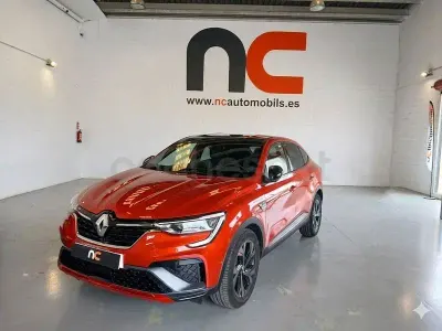 Usado Renault Arkana RS Line 145 CV (106 kW) 2022 Rojo SUV