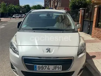 Usado Peugeot 5008 Style 120 CV (88 kW) 2016 Blanco Monovolumen