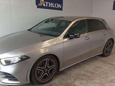 Usado Mercedes A180 116 CV (85 kW) 2021 Gris Utilitario