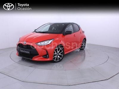 Rojo Usado 2022 Toyota Yaris Hybrid Style Berlina | 19.750 € (Un poco caro)