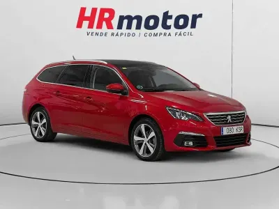 Usado Peugeot 308 SW Allure 131 CV (96 kW) 2018 Rojo Familiar