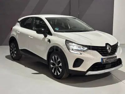 Usado Renault Captur Intens 90 CV (66 kW) 2023 Blanco SUV