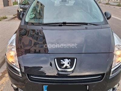 Usado Peugeot 5008 Active 112 HP (82 kW) 2012 Preto Monovolume
