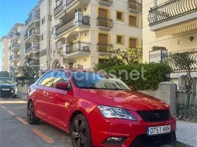 Usado Seat Toledo Reference 105 CV (77 kW) 2015 Rojo Utilitario