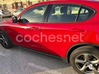 Usado Alfa Romeo Stelvio 150 CV (110 kW) 2017 Rojo SUV