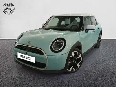 Usado Mini Cooper Essential 114 kW (156 CV) 2025 Verde Utilitario