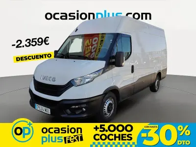 Begagnad Iveco Daily 156 HK (114 kW) 2023 Vit Sedan