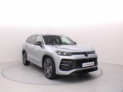 Gris / plata Nuevo 2025 VW Tayron R-line SUV | 52.990 €