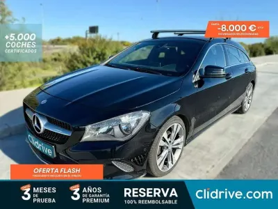 Usado Mercedes CLA200 Shooting Brake 136 CV (100 kW) 2017 Negro Familiar