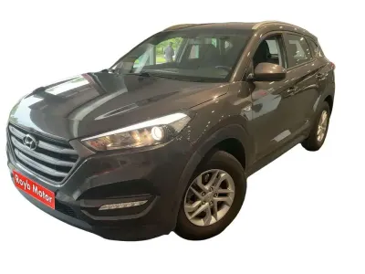 Usado Hyundai Tucson 115 CV (84 kW) 2016 Gris SUV