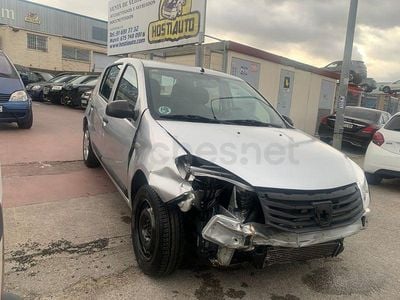 Usado Dacia Sandero Ambiance 70 CV (51 kW) 2010 Gris / plata Berlina