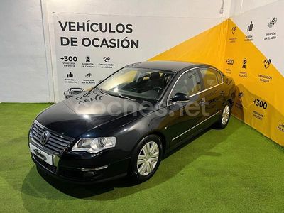 Usado VW Passat Highline 140 CV (102 kW) 2007 Negro Berlina