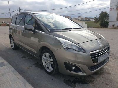 Usado Peugeot 5008 Style 150 CV (110 kW) 2015 Beige Monovolumen