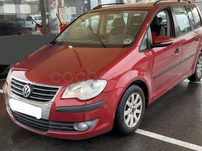 Usado VW Touran Advance 105 CV (77 kW) 2010 Granate Monovolumen