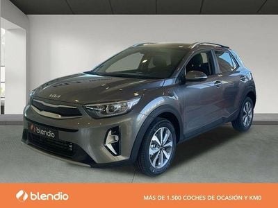 Usado Kia Stonic 100 CV (73 kW) 2025 Gris SUV