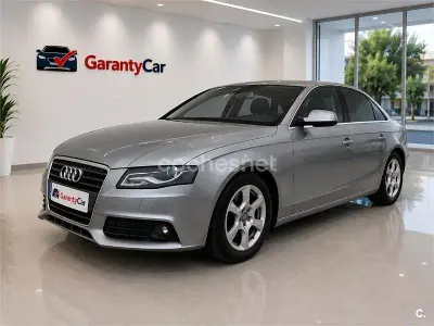 Usado Audi A4 Premium 136 CV (100 kW) 2011 Gris / plata Berlina