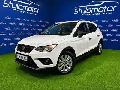 Usado Seat Arona Ecomotive 95 CV (69 kW) 2020 Blanco SUV