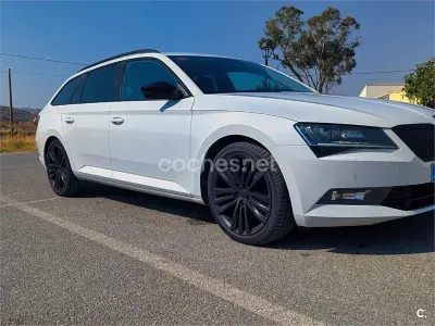 Usado Skoda Superb 190 CV (139 kW) 2015 Blanco Familiar