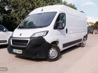 Usado Peugeot Boxer 140 CV (102 kW) 2023 Blanco Van