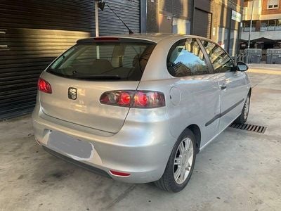 Usado Seat Ibiza Ecomotive 80 CV (58 kW) 2008 Gris / plata Berlina