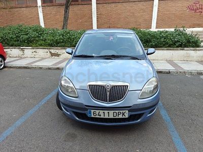 Usado Lancia Ypsilon 80 CV (58 kW) 2006 Azul Utilitario