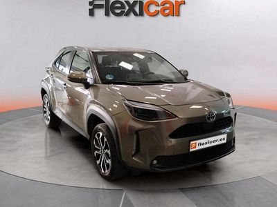 Verde Usado 2023 Toyota Yaris Hybrid Active | 22.490 € (Precio justo)