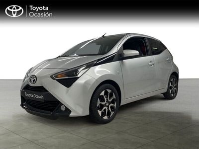 Usado Toyota Aygo X-play 72 CV (52 kW) 2021 Plata Utilitario