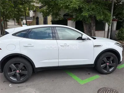 Usado Jaguar E-Pace R-Dynamic 150 CV (110 kW) 2019 Blanco SUV