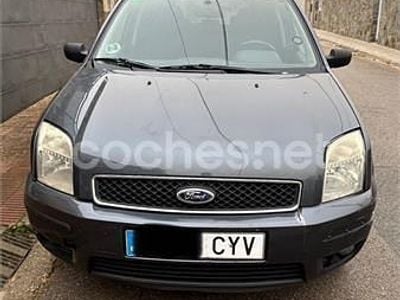Gris / plata Usado 2004 Ford Fusion Berlina | 1200 € (Super precio)