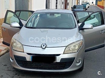 Gris / plata Usado 2009 Renault Mégane Dynamique Berlina | 4550 € (Precio justo)