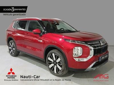 Usado Mitsubishi Outlander P-HEV 306 CV (225 kW) 2025 Blanco