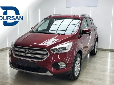 Usado Ford Kuga ST-Line 120 CV (88 kW) 2019 Burdeos SUV