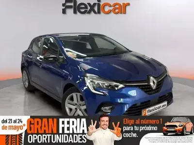 Używany Renault Clio V 140 KM (102 kW) 2022 Niebieski