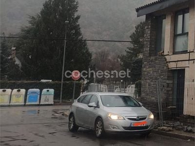 Gris / plata Usado 2011 Opel Astra Sportive Familiar | 4200 € (Buen precio)