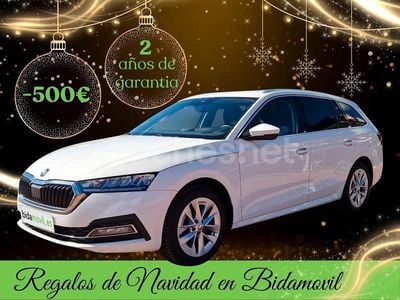 Blanco Usado 2023 Skoda Octavia Ambition Familiar | 19.990 € (Precio justo)