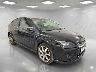 Brugt Ford Focus Trend 109 HK (80 kW) 2004 Sort Sedan